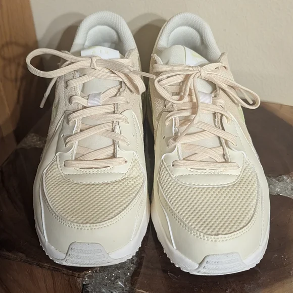 Nike Women's Excee Sneakers in Alabaster Light Lemon Twist sz 8.5 - Picture 8 of 11